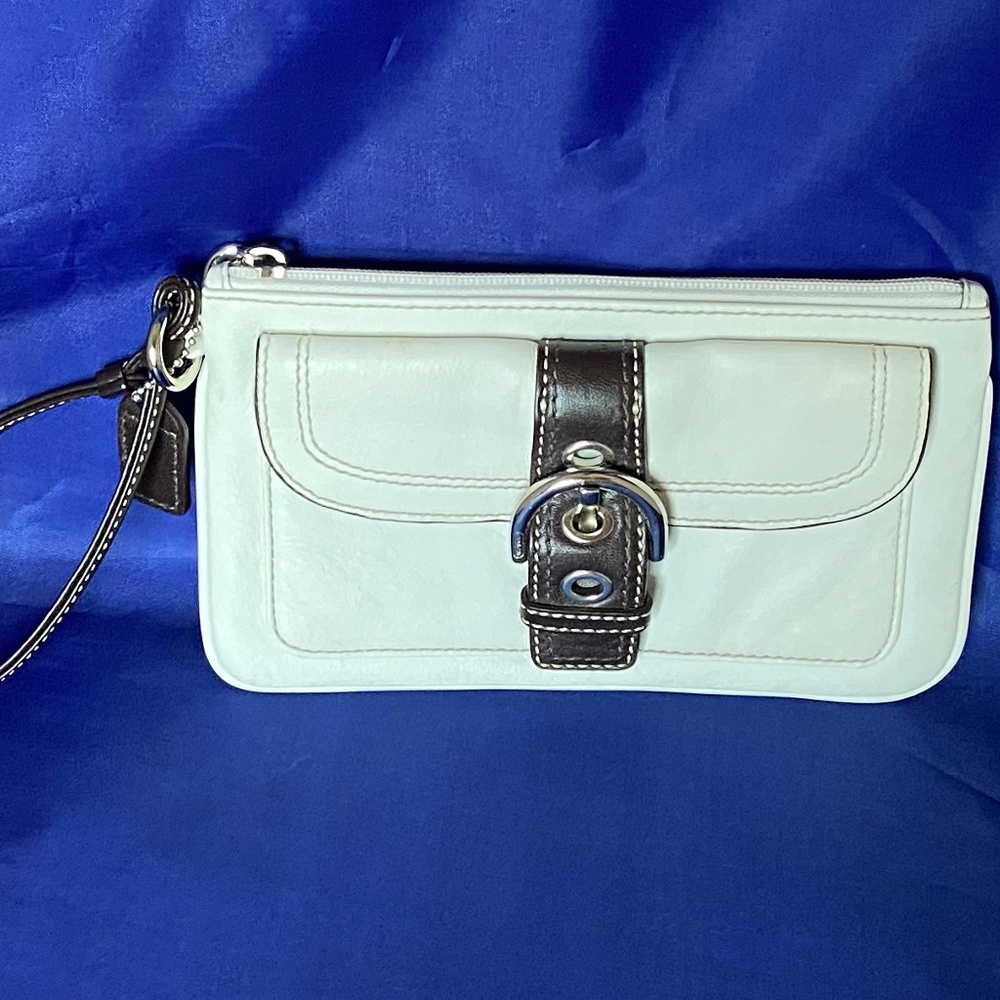 Coach Wristlet Pre-Owned